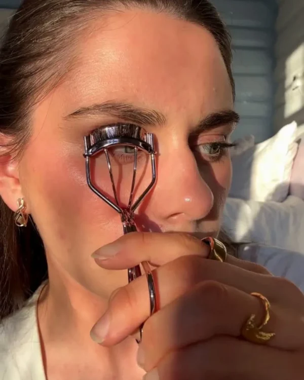 Nude Beauty Eyelash Curler
